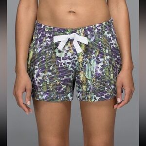 Lululemon Spring Break Away Short Floral Sport White Multicolor Sz 6